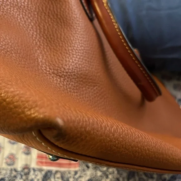 Dooney & Bourke large pebble grain leather purse with crossbody strap - Picture 4 of 8